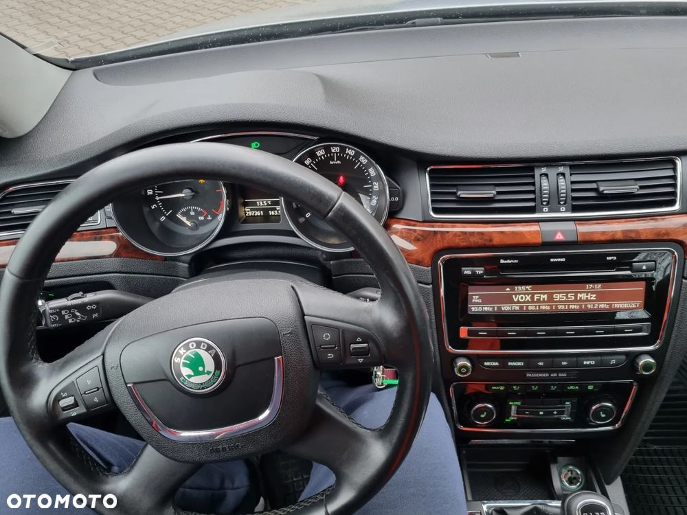 Skoda Superb 2.0 TDI Platinum - 28