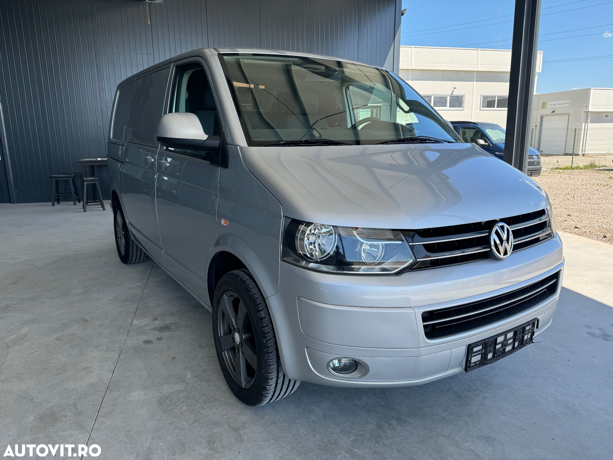 Volkswagen Transporter - 2