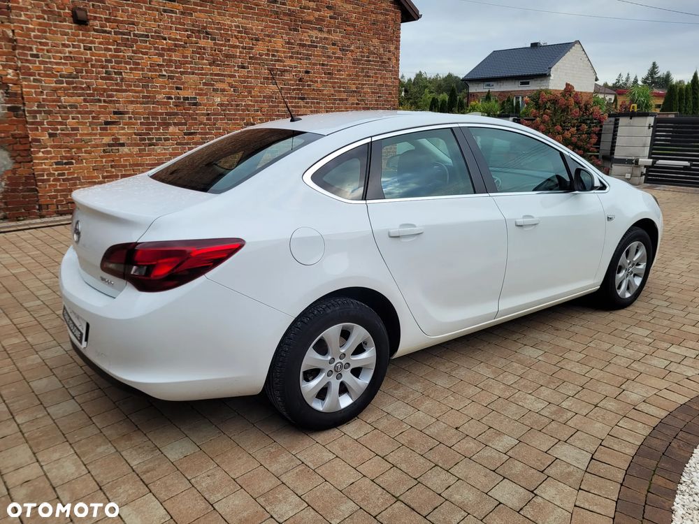 Opel Astra IV 1.4 T Business EU6 - 9