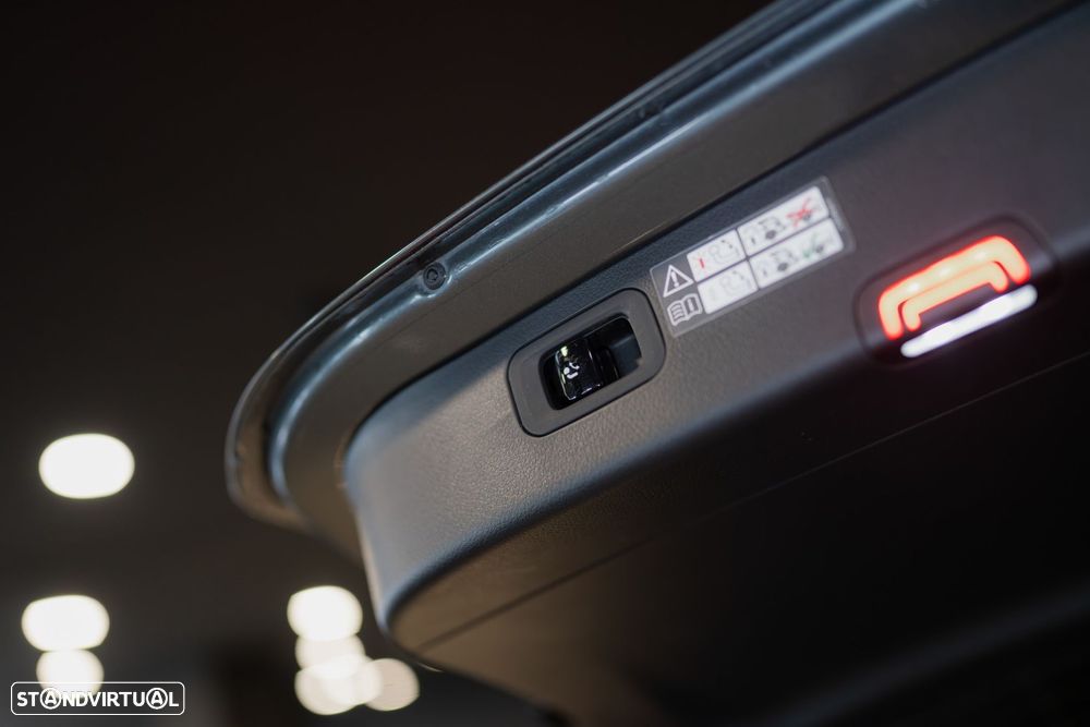 Mercedes-Benz C 300 e AMG Line - 43