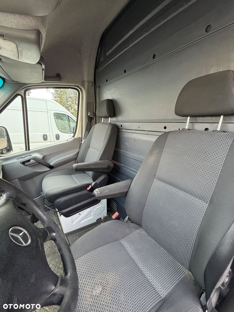 Mercedes-Benz 313 CDI Furgon L2H2 średni dach - 21
