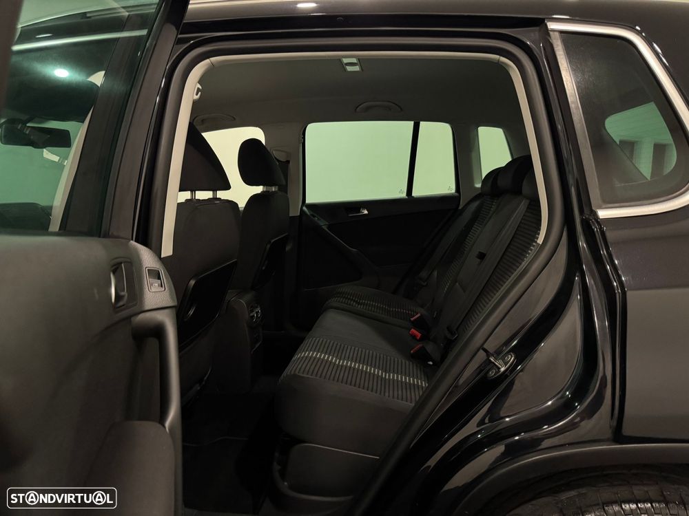 VW Tiguan 2.0 TDi Sport BlueMotion - 29
