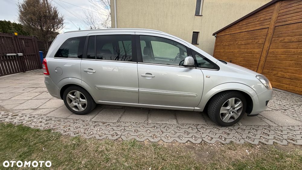 Opel Zafira 1.8 Enjoy - 2