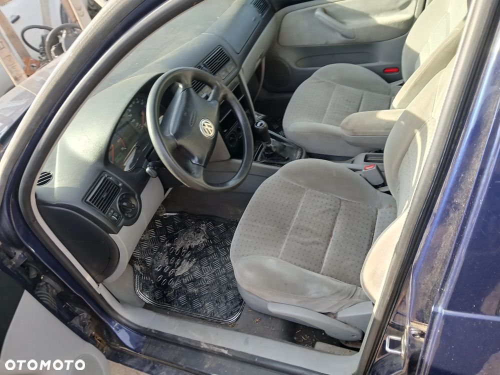 volkswagen golf IV fotel kanapa deska kokpit podsufitka boczek podłokietnik licznik panel - 2