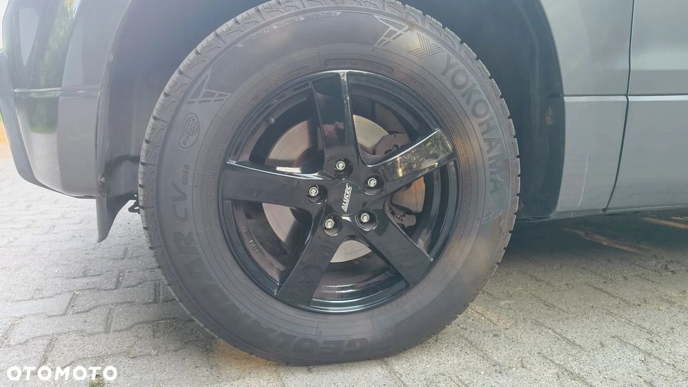 Suzuki Grand Vitara 2.0 - 35