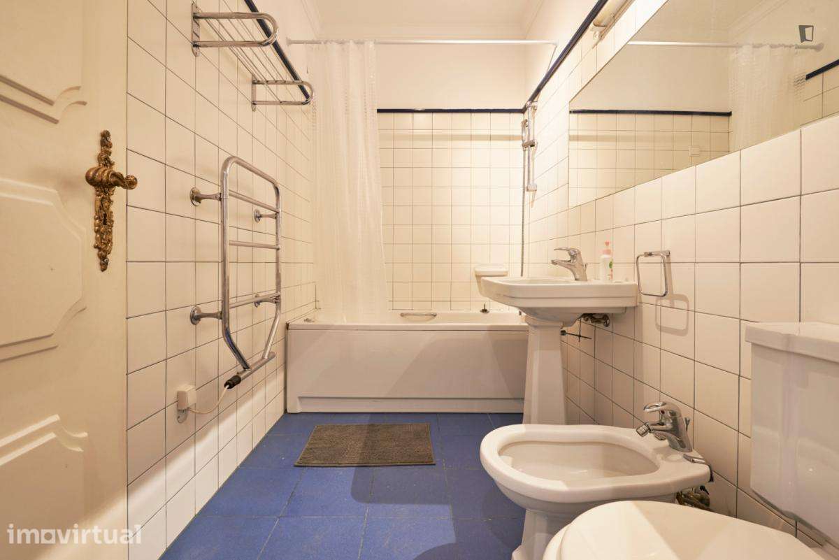 Quarto - localizado em Benfica Lisbon - Grande imagem: 2/34
