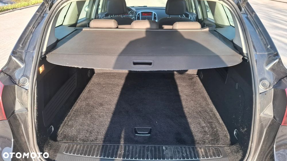 Opel Astra 1.6 Turbo 150 Jahre - 14