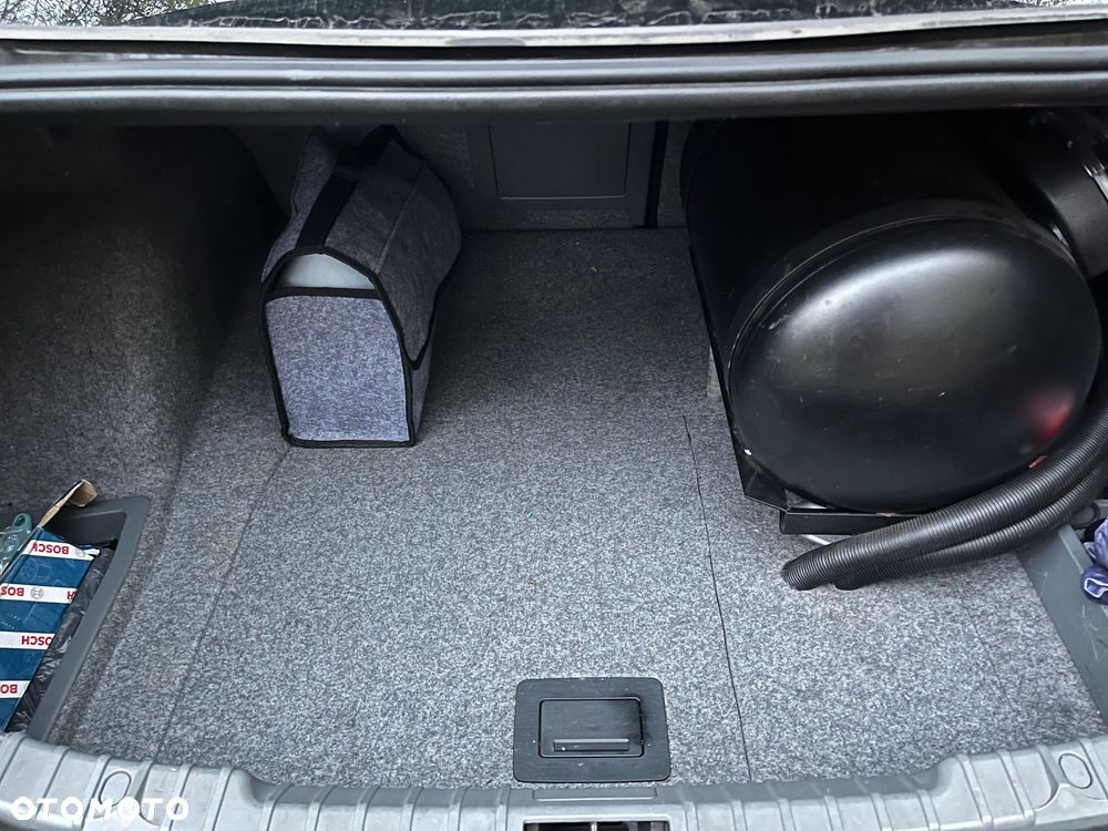 BMW Seria 3 318i - 15