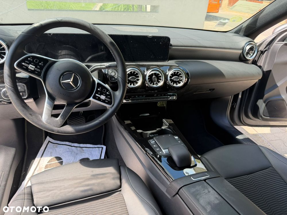 Mercedes-Benz CLA - 12
