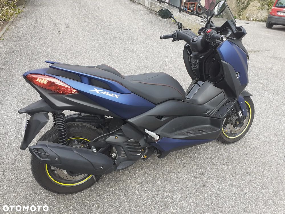 Yamaha NMAX - 16