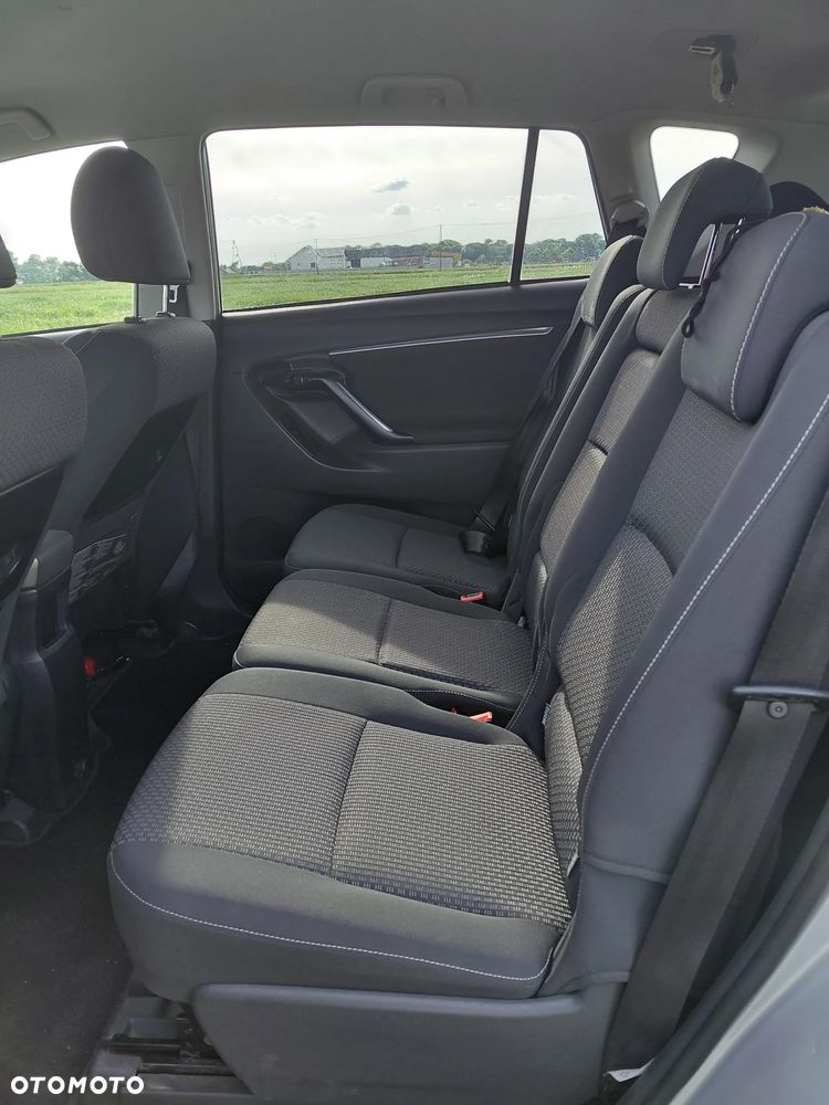 Toyota Verso 2.0 D-4D Premium - 12