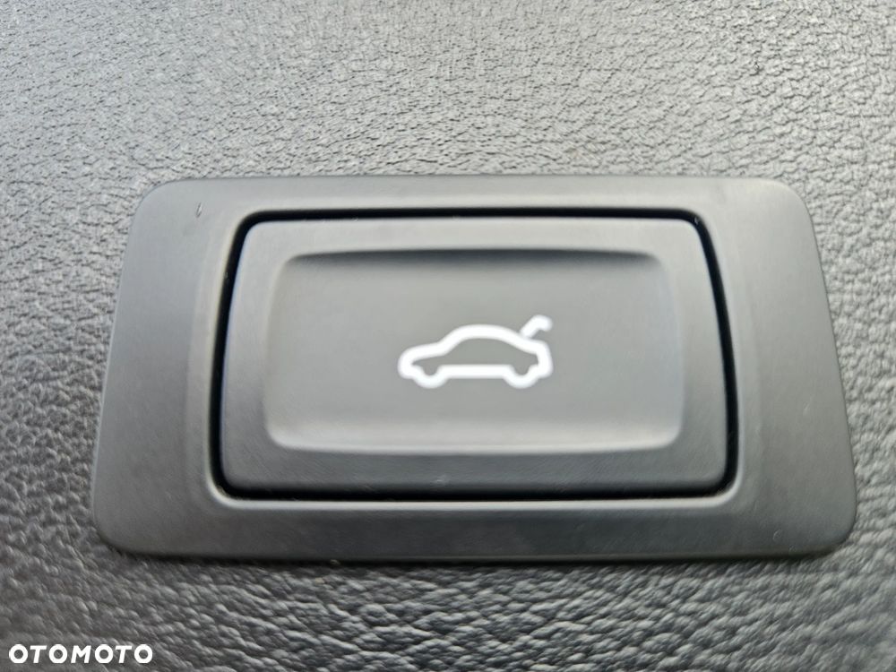 Audi A4 Avant 40 TFSI S tronic S line - 30