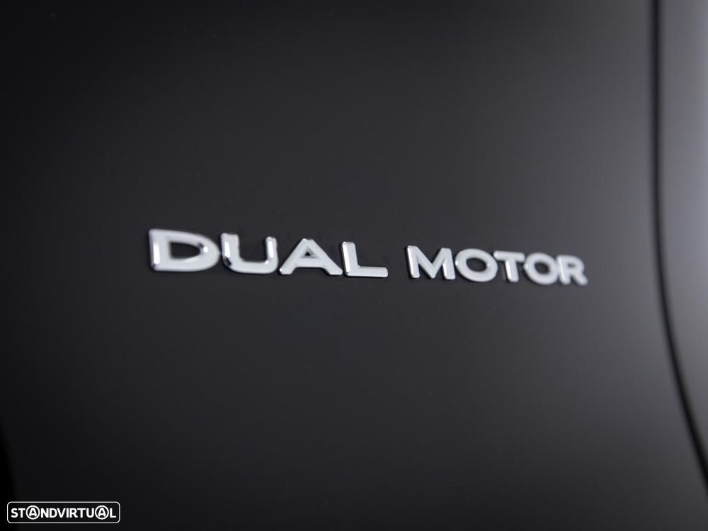 Tesla Model Y Long Range Dual Motor AWD - 18