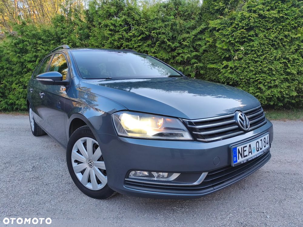 Volkswagen Passat - 1