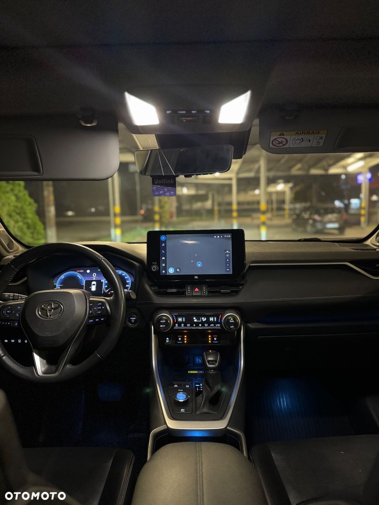 Toyota RAV4 - 8