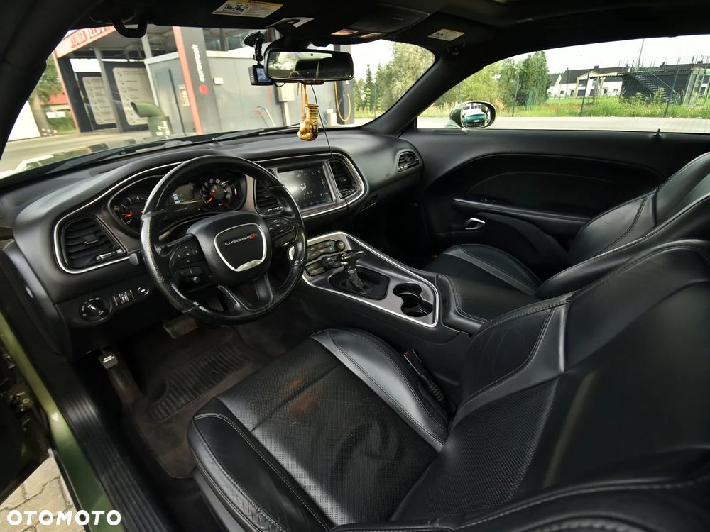Dodge Challenger - 9