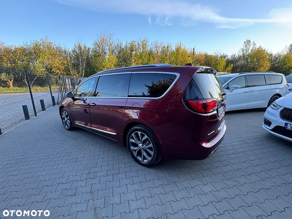 Chrysler Pacifica - 5