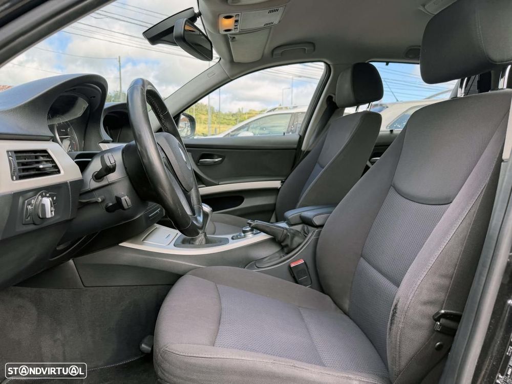 BMW 318 d LifeStyle - 15