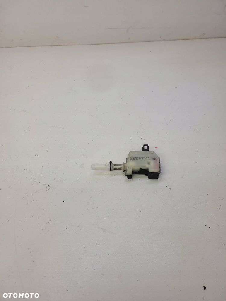 SIŁOWNIK KLAPY TYŁ AUDI A3 A4 A6 4B9962115B - 1
