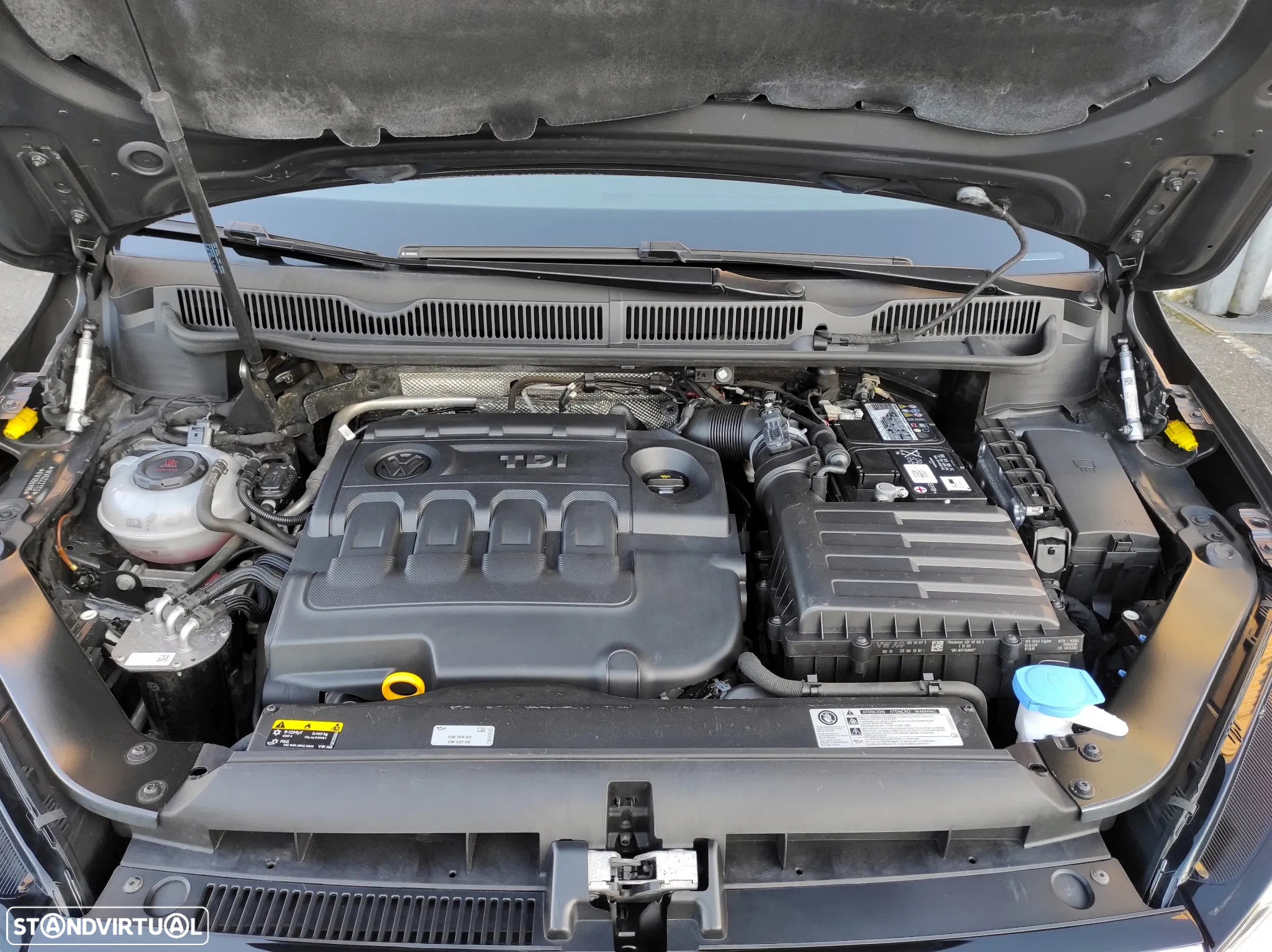 VW Touran 1.6 TDI Highline DSG - 38