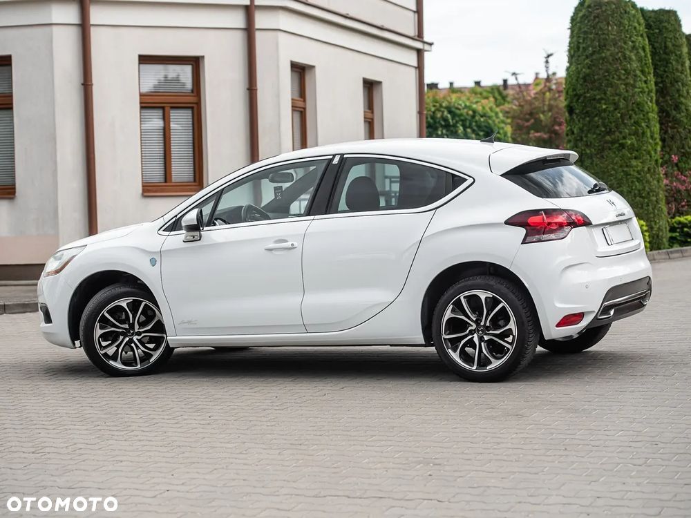 Citroën DS4 BlueHDi 120 S&S SoChic - 14