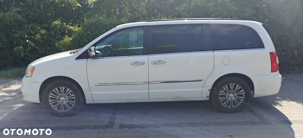 Chrysler Town & Country 2013 photo 4