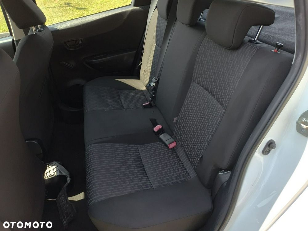 Toyota Yaris - 16