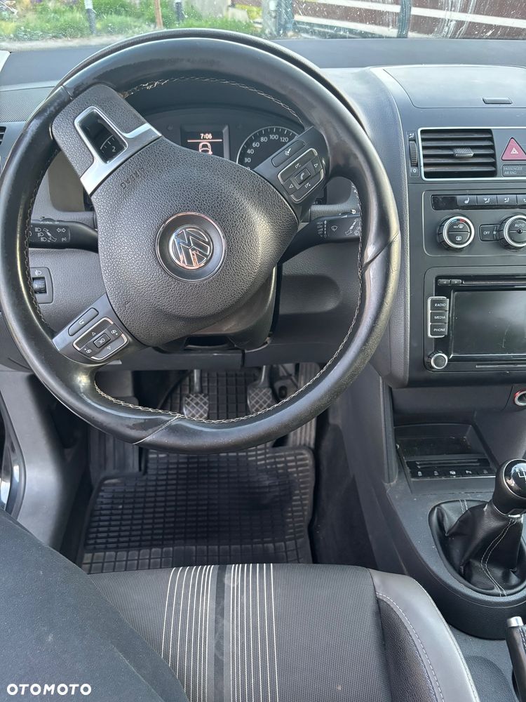 Volkswagen Touran 1.6 TDI DPF BlueMotion Technology MATCH - 9