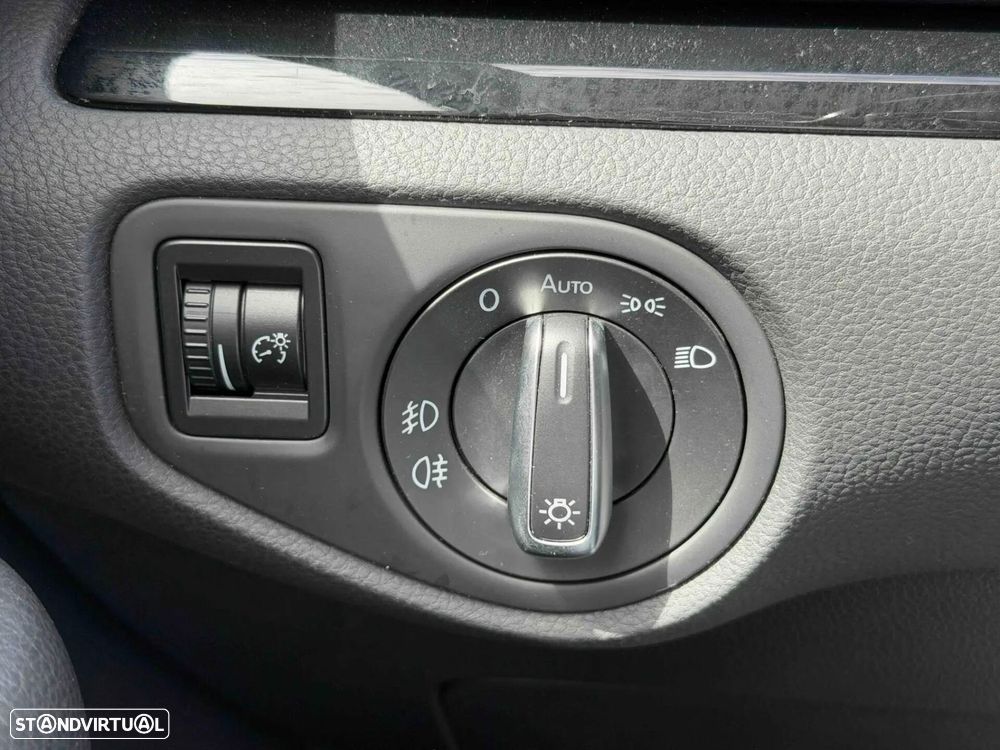 VW Sharan 2.0 TDI Blue Highline - 34