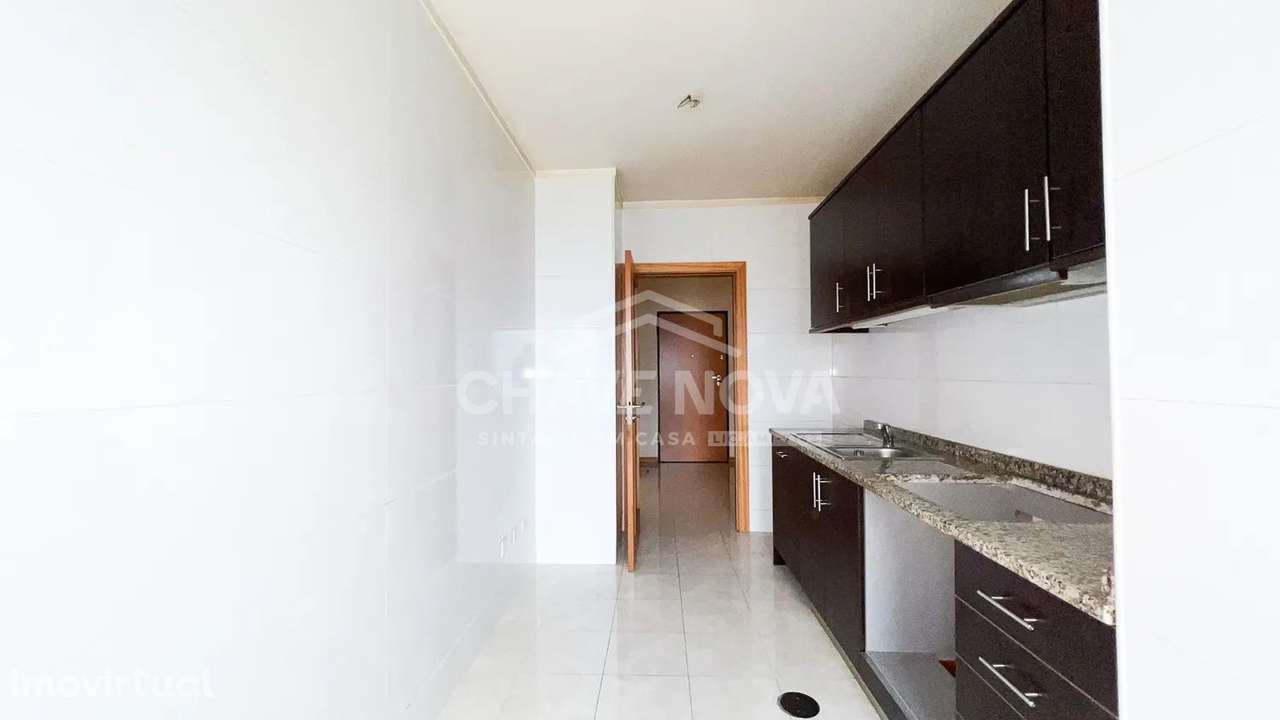 T2 c/ Lugar de Garagem em Canelas (Edifício Prestige) - Grande imagem: 3/21