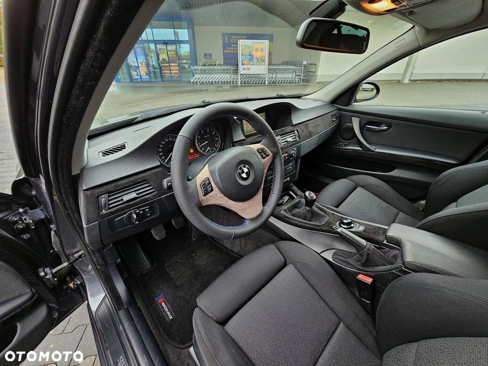 BMW Seria 3 320i - 15