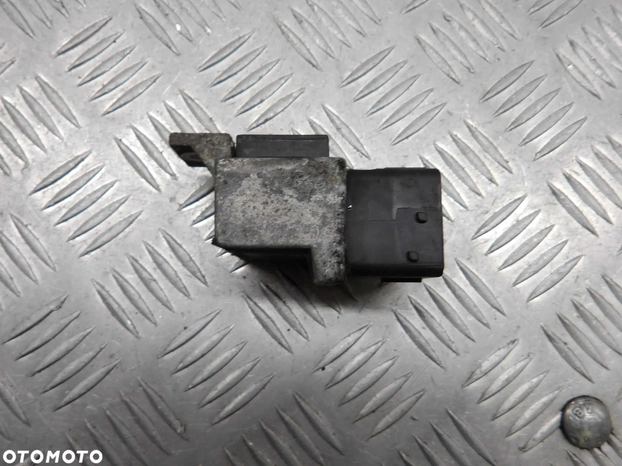 NISSAN QASHQAI I 06-09 1.5 D PRZEKAŹNIK ŚWIEC ŻAROWYCH 9640469680 - 2