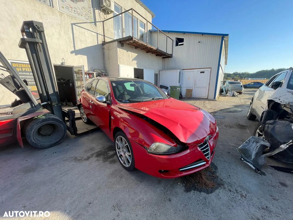 Dezmembrari Alfa Romeo 147 / 1.6 Benzina - 2