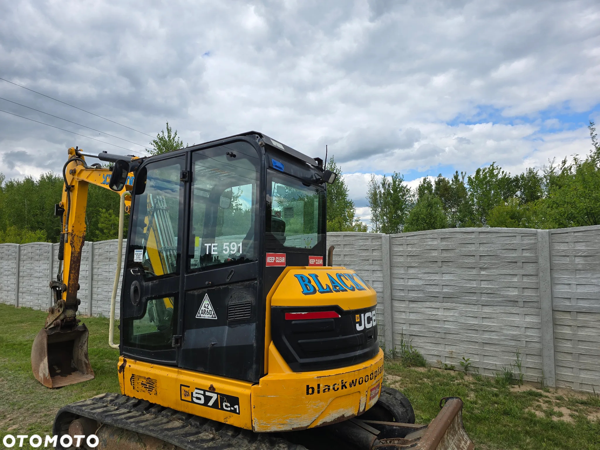 JCB - 8