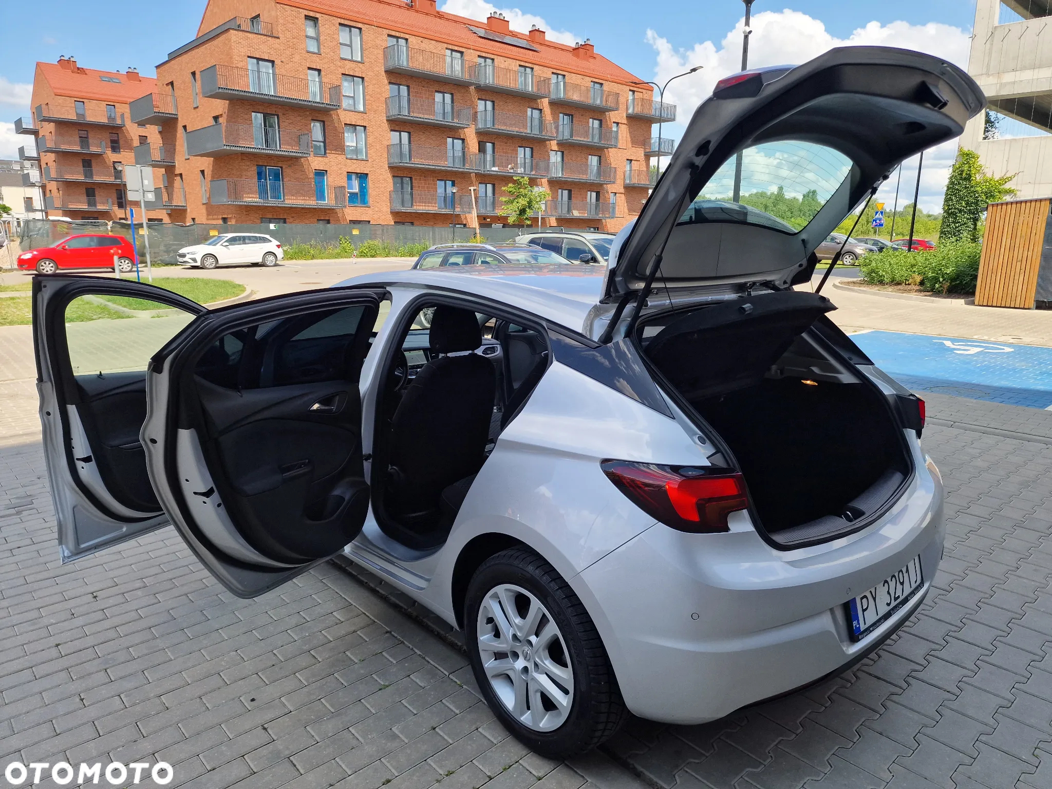 Opel Astra V 1.6 CDTI Essentia - 11
