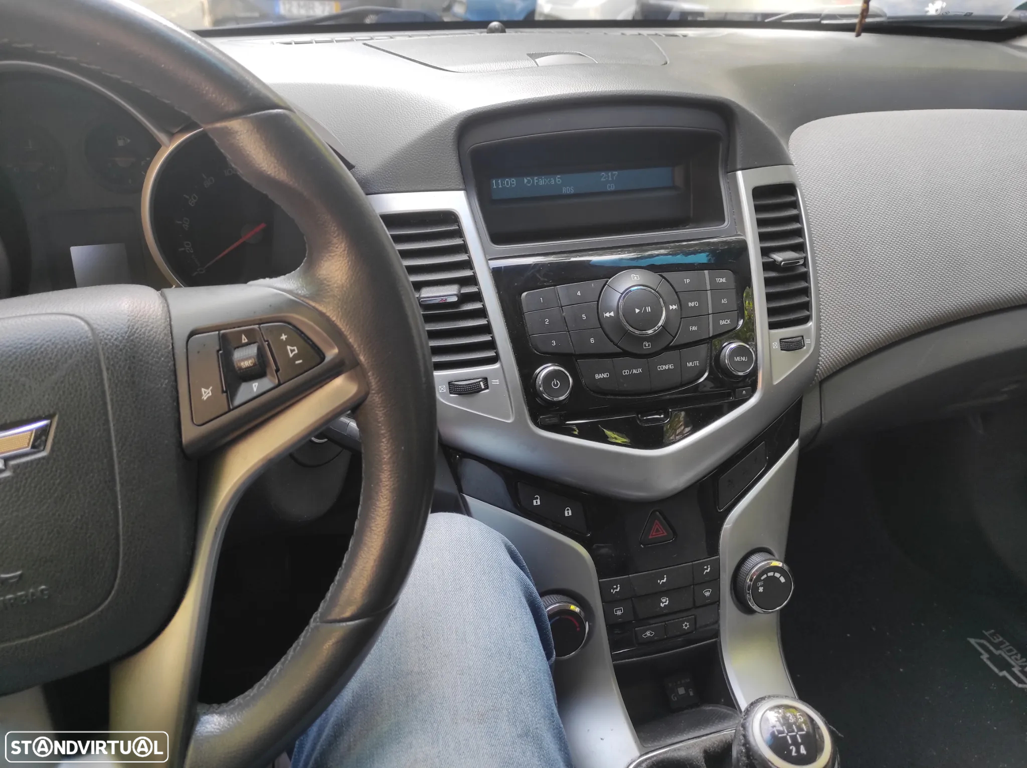 Chevrolet Cruze 1.6 LS - 6
