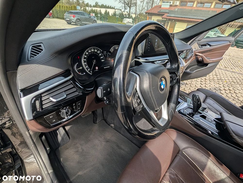 BMW Seria 5 530i Luxury Line - 22