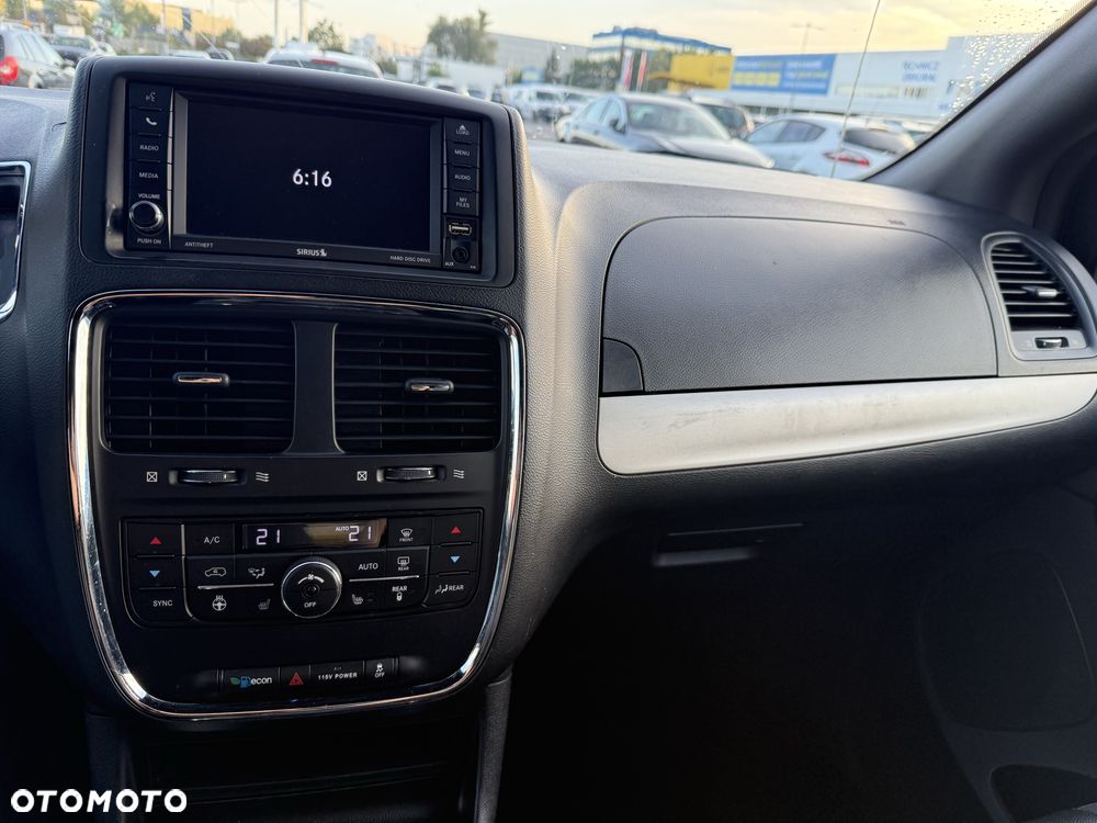 Dodge Grand Caravan - 8