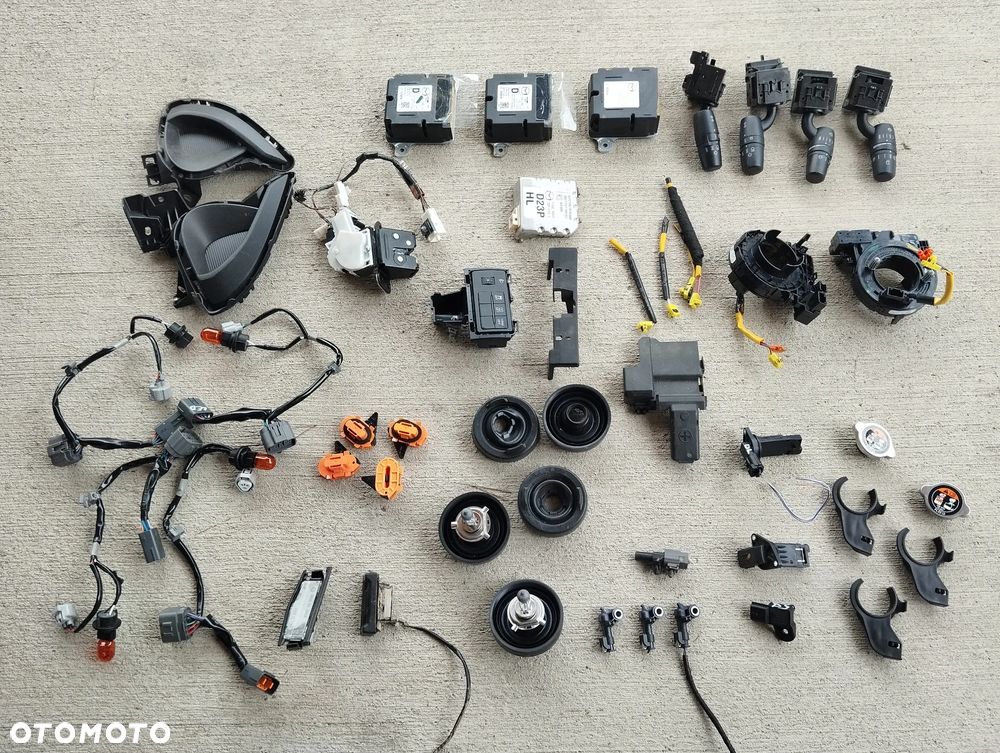 Mazda 2 Maska 2014-2024 części DJ DL - 17