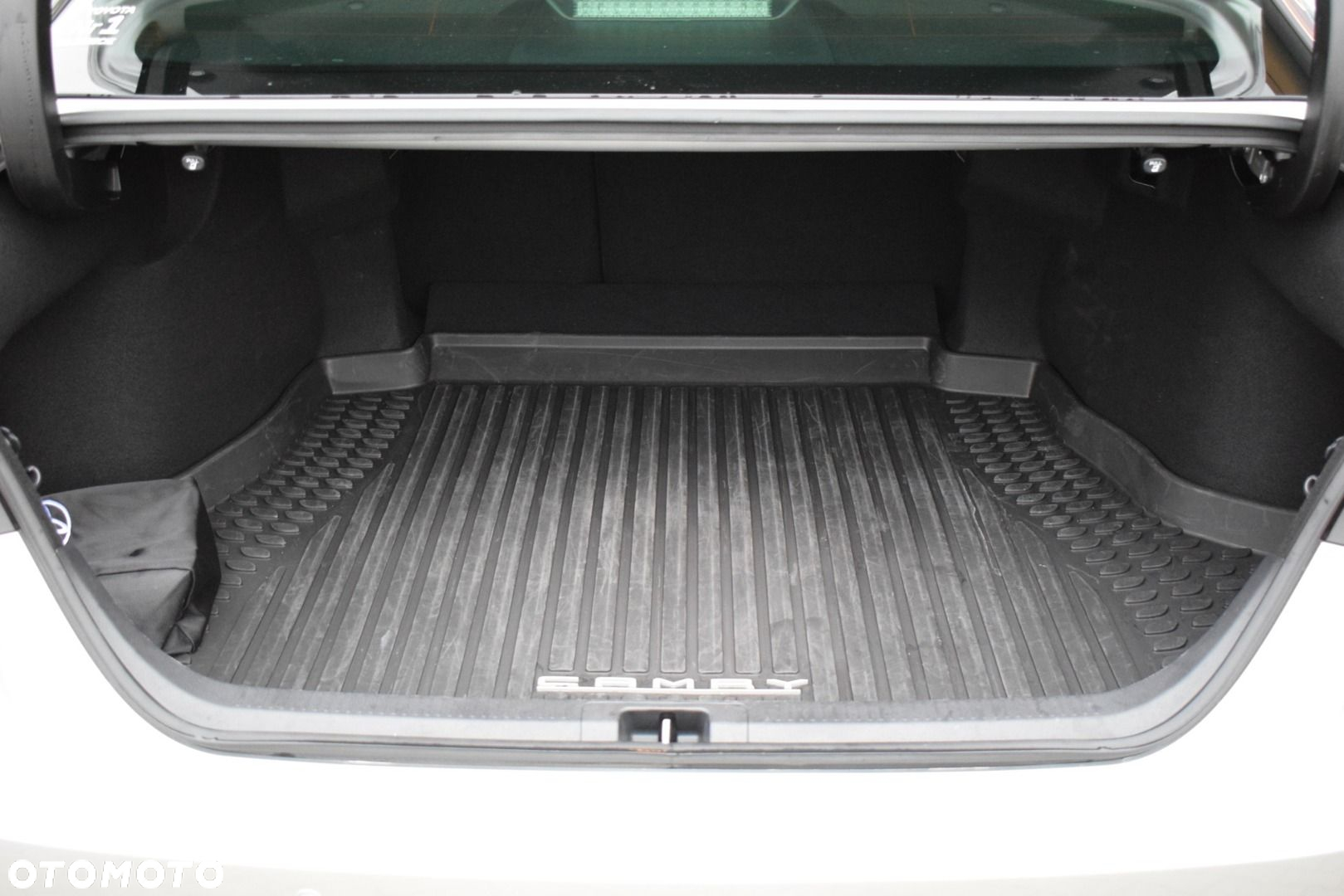 Toyota Camry - 24