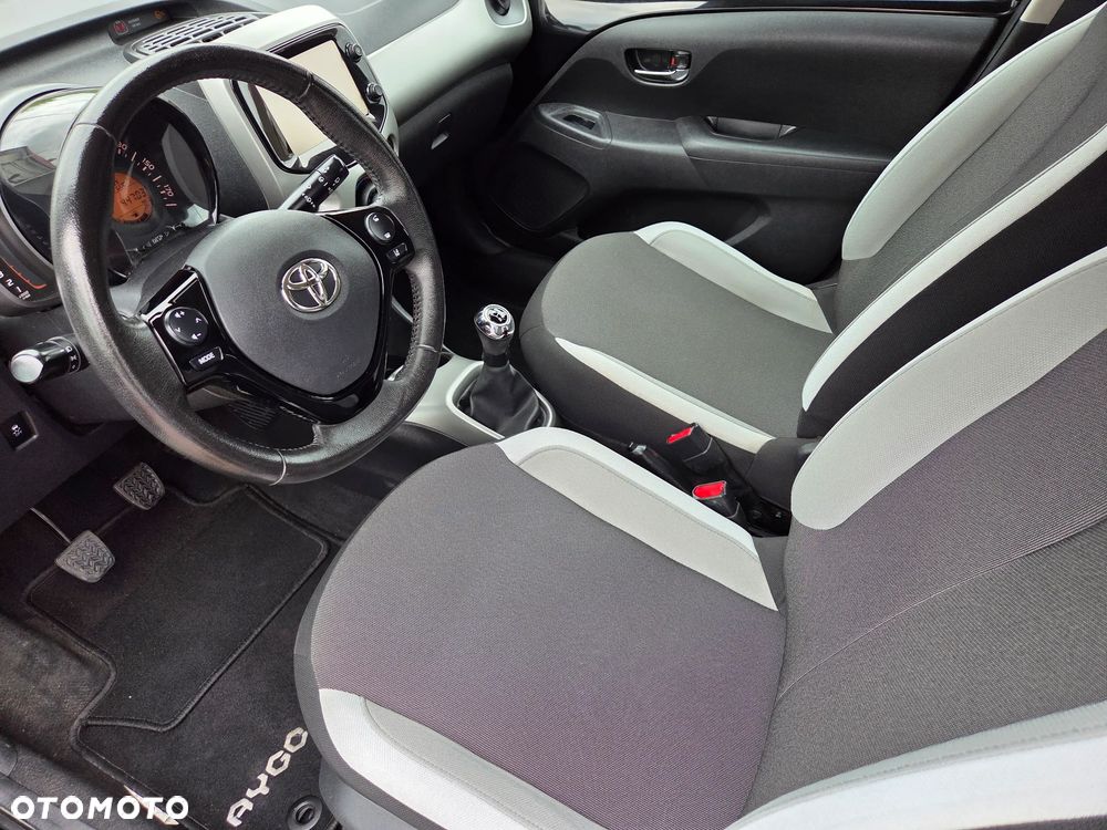 Toyota Aygo x-play Edition S+ - 10