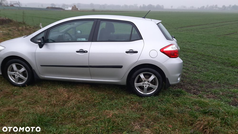 Toyota Auris 1.6 2010 - 2