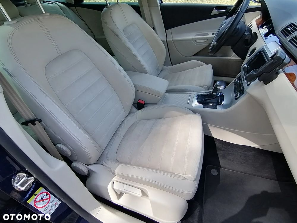 Volkswagen Passat Variant 2.0 TDI DPF DSG Highline - 17