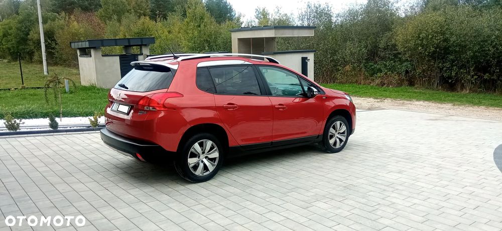Peugeot 2008 1.2 Pure Tech Style S&S - 13