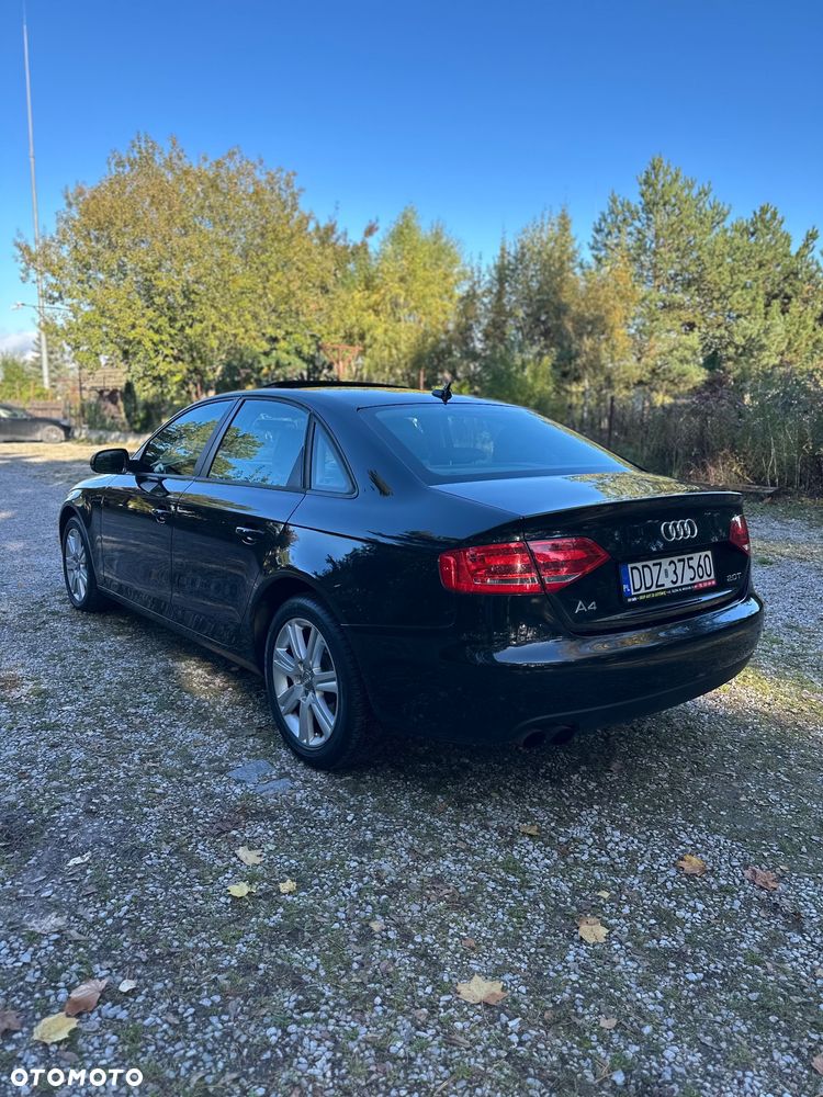 Audi A4 Limousine 2011 photo 4