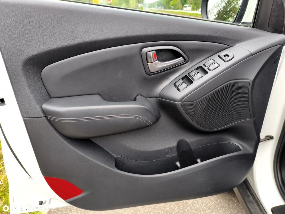 Hyundai ix35 1.6 2WD Fifa World Cup Edition - 21