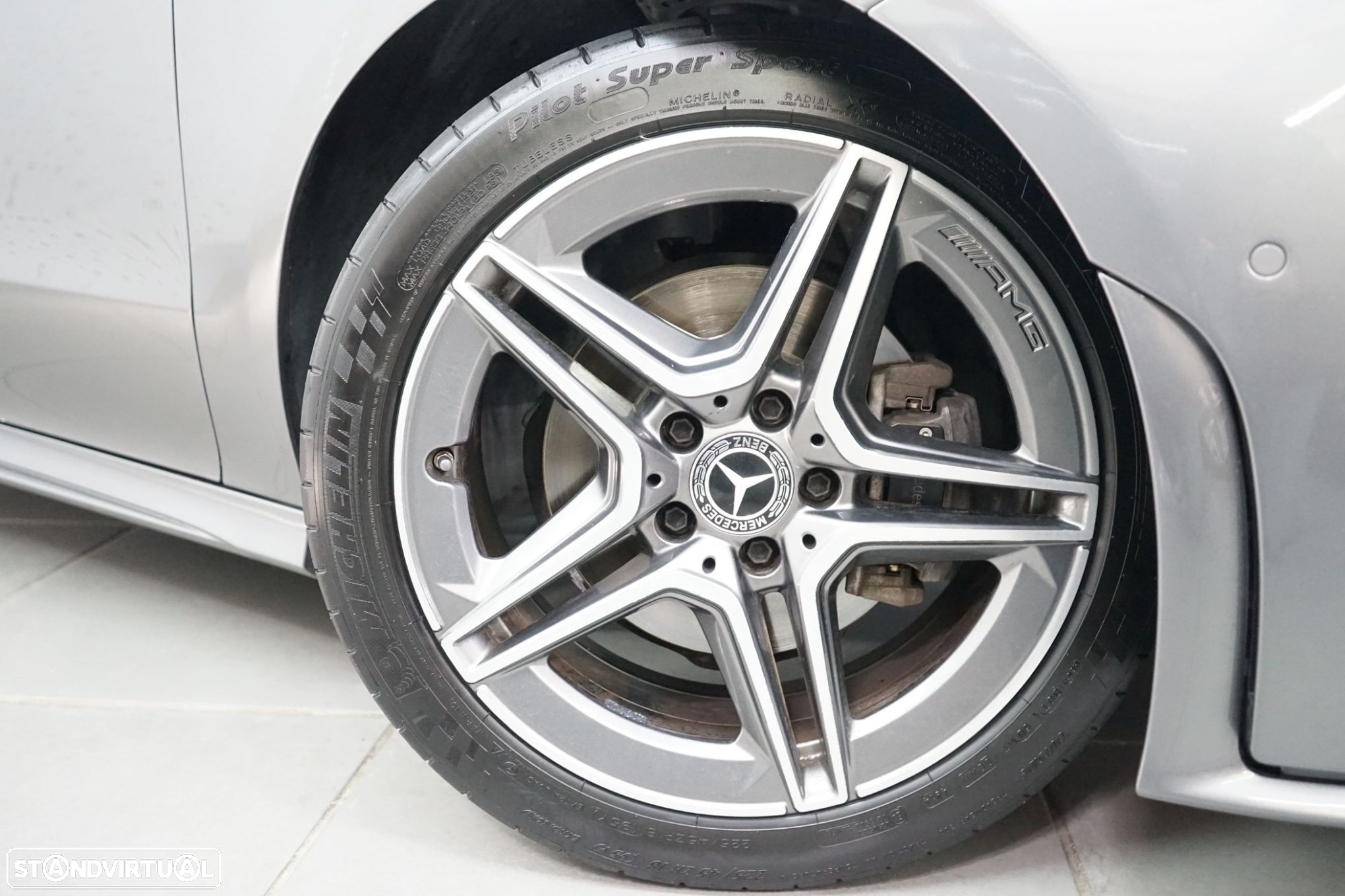 Mercedes-Benz CLA 180 d Shooting Brake AMG Line - 11