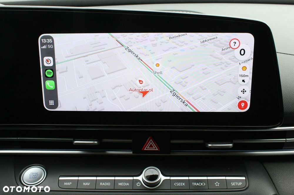 Hyundai Elantra - 33