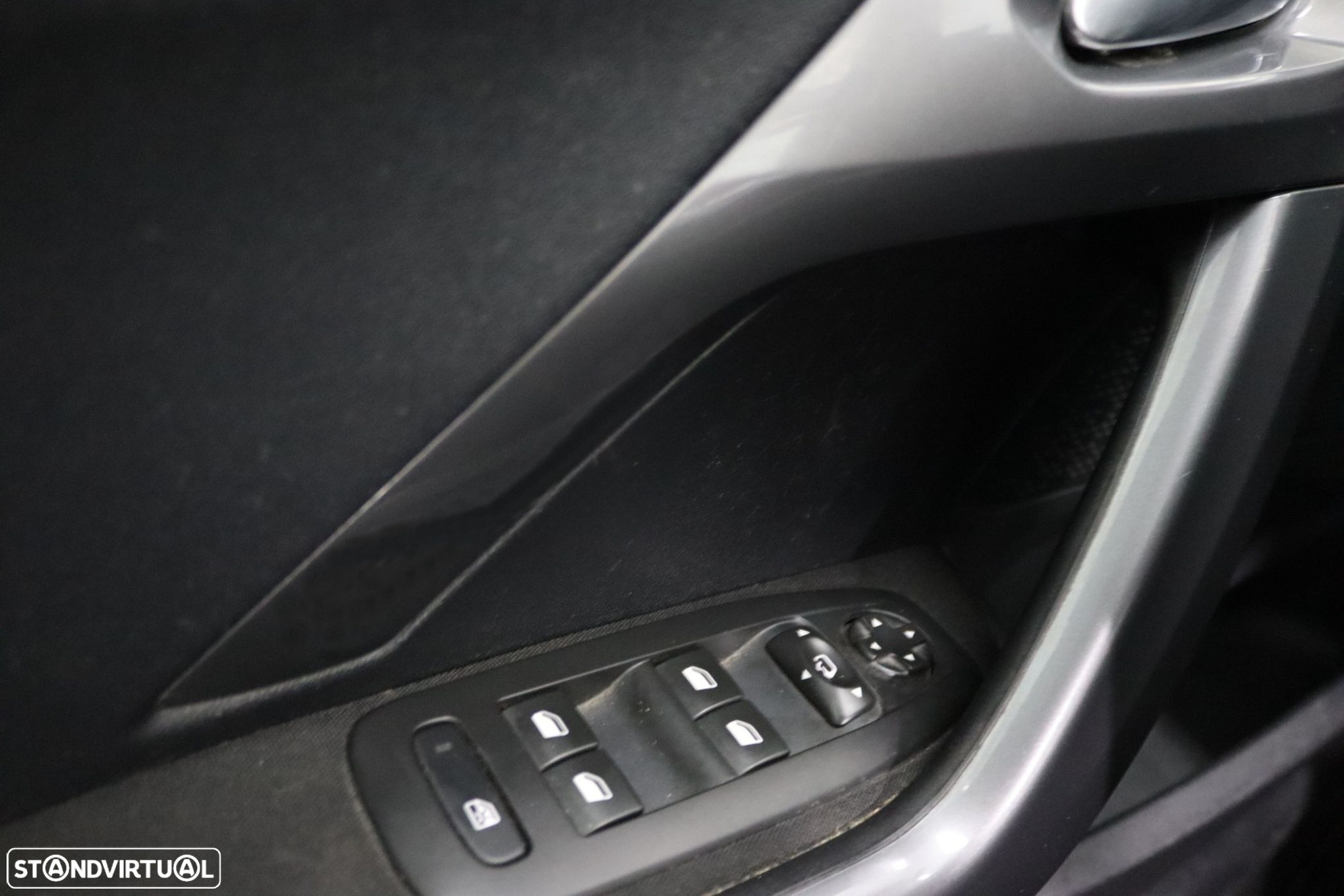 Peugeot 2008 - 10