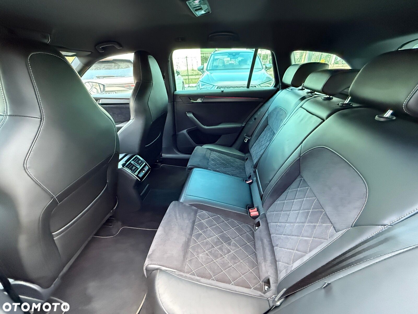 Skoda Superb 2.0 TDI SCR Sportline DSG - 26
